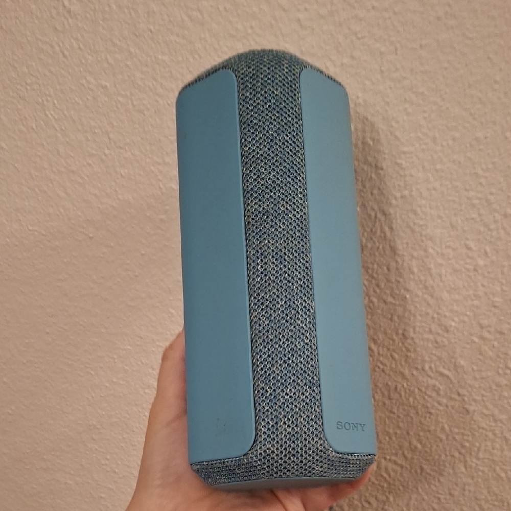 Sony Blue Portable Speaker with Minimalist Design - Picture 3 of 10